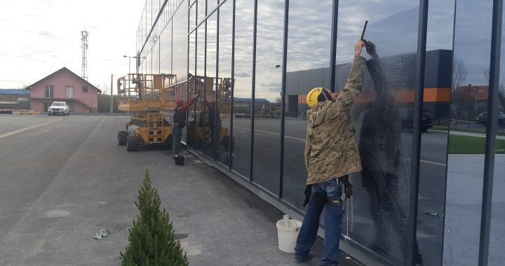 Pranje staklenih fasada